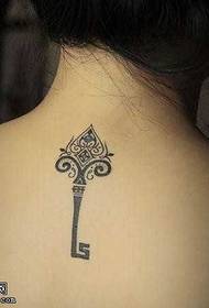 рисунок татуировки тотем ключ на спине