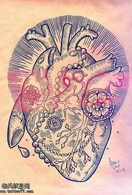 manuskript et hjerte tatoveringsmønster