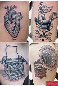 padrão de tatuagem de fonógrafo de coração