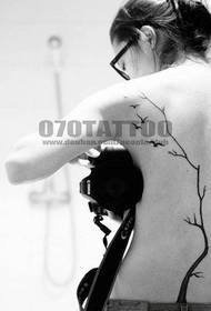 bellezza indietro un modello di tatuaggio albero astratto