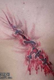 Patron alternatiu del tatuatge de la llàgrima de tendència alternativa al pit