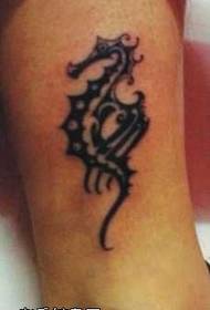 schattig hippocampus totem tattoo patroon