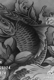 klasický ručne maľovaný veľký tetovací vzor koi