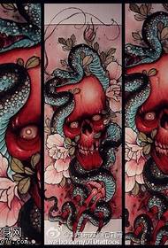 Рукопис змії татуювання візерунок