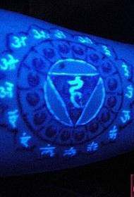 totem tatuaggio fluorescente di personalità