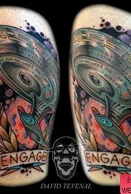 consiglia una foto di un tatuaggio di astronave