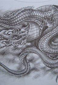 кул популарна полу-назад црно-бела змеј тетоважа шема