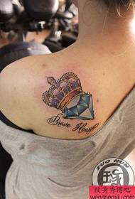 ragazze schiena spalle popolare bellissimo modello di tatuaggio corona di diamanti