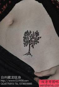 세련 된 여자 배 작은 나무 문신 패턴