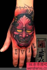 Leđa japanskog umjetnika za tetoviranje u boji Prajna Tattoo Works