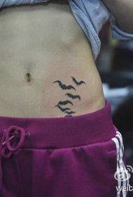 schoonheid buik populaire kleine totem vleermuis tattoo patroon