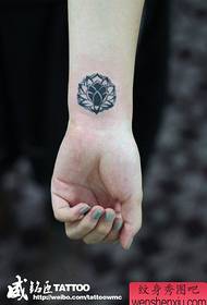 Gelang tangan prawan tato lotus cilik lan apik banget