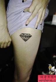 стилски девојки нозе дијамант тетоважа шема