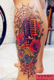 mikrofon pada tato betis berfungsi