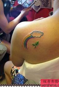 meisjes schouders mooi klein wolk tattoo patroon