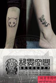 modèle de tatouage chat fille mode bras mignon
