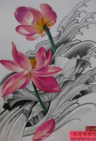 Slika za prikazovanje tetovaže je priporočila vzorec rokopisa lotosove tetovaže