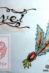 Красивая рукопись с татуировкой перьев