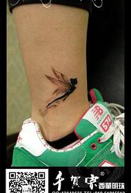 disegno del tatuaggio gamba carino elfo