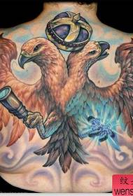 дјелује тетоважа орла у пуној боји леђа