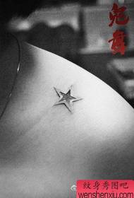 weiblech Schëlleren Moud fënnef-spitzen Star Tattoo Muster