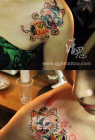 famkes cute cute kat tatoeëringspatroan op it skouder