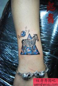 batang babae braso popular klasikong pattern ng tattoo ng zebra star