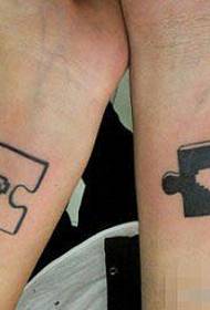 El mapa de muestra de tatuajes lanza un patrón de tatuaje de pareja personalizado
