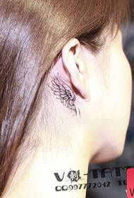 orella de nena Patrón de tatuaxe de ás pequenas