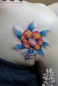 flickor axel läpp tryck med lollipop tatuering mönster
