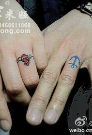 Picha za Kidole za Anchor nzuri na muundo wa Tatoo la Rose