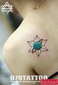 Посоветуйте нежный шестиконечный узор с татуировкой в виде звезды