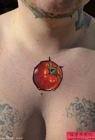 petto un modello di tatuaggio di pomodoro pomodoro colore