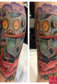 consiglia un'immagine del tatuaggio di un robot in stile scuola