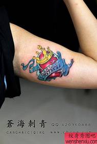 Tattoo jacayl qurux badan oo ku yaal gacanta gudaheeda