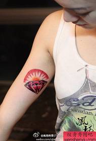 girls The beautiful small diamond tattoo pattern is popular on the inside of the arm