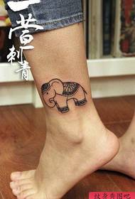 cailíní cosa faisean patrún álainn beag tattoo eilifint