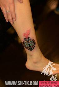 Mädchen Beine schön beliebt Love Lock Tattoo-Muster