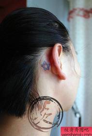 дівчина вухо невеликий популярний привид татуювання з п’ятикутною зіркою 169941 - дівчинка маленька ніжка леопардова п'ятикутна зірка