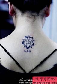 menina pescoço moda linda estrela de cinco pontas tatuagem padrão