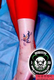 dekleta noge priljubljen majhen barvni vzorec tatoo metulj