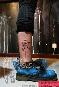 oyoq kichik va mashhur siyoh lotus Tattoo naqsh