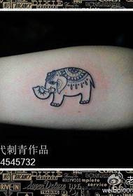 modello di tatuaggio dell'elefante del bambino sveglio ed elegante della vita della ragazza