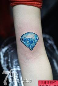 wapenje in lyts fris en populêr prachtich diamant tattoo-patroan