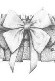একটি ক্লাসিক জনপ্রিয় লেইস ট্যাটু পাণ্ডুলিপি