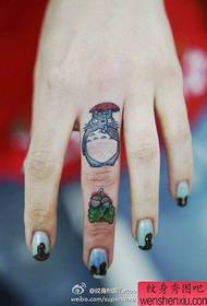 tjejer finger söt liten toque tatuering mönster