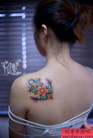 modello di tatuaggio di ancoraggio pop belle ragazze spalle