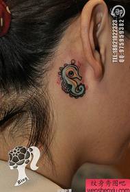 Meedchen Ouer Kleng Hippocampus Tattoo Muster