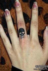 modello di tatuaggio totem semplice e bella braccio ragazza