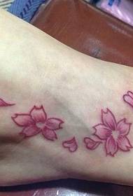 o imagine de tatuaj sakura model tatuaj recomandat